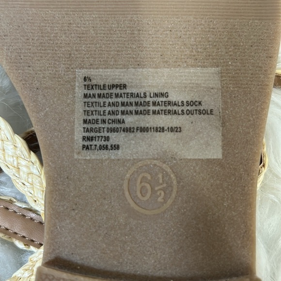 A New Day Luisa Ankle Strap Sandals size 6 1/2 beige flat sandals - Picture 4 of 5